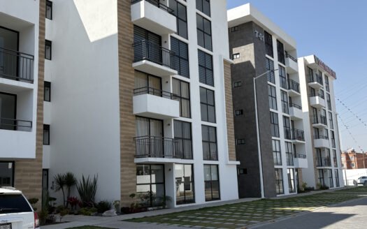 Fachada de Torres Platino en Bosques de San Sebastián, Puebla.